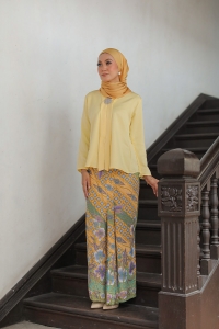 Classic Kebaya Batik in Pastel Yellow